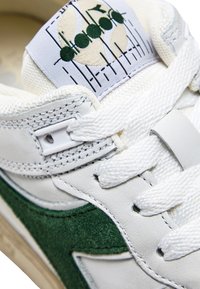 Diadora HERITAGE - Sneakers basse - green