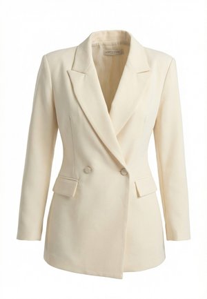 Blazer cruzado color crema con solapas en muesca, dos bolsillos frontales con solapa y mangas largas.