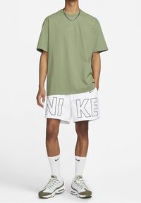 Nike Sportswear Jednoduché tričko - green