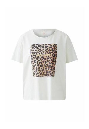 Weißes Baumwoll-T-Shirt mit kurzen Ärmeln, das ein Leopardendruck-Quadrat und den Text "ALLE GEDANKEN" in Gold zeigt.