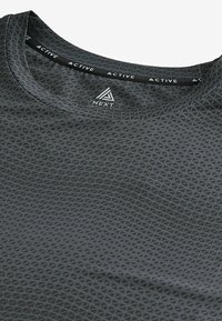 Next ACTIVE TIE DYE - Nyomott mintás póló - dark grey