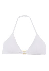 Top de bikini blanc en forme de triangle, fabriqué en tissu texturé, avec des bretelles ajustables et un fermoir en métal doré au centre.