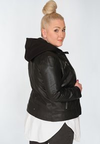 Maze Skinnjacka - black