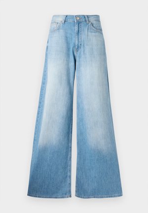 Svijetloplave široke traperice s izblijedjelim pranjem, s zatvaranjem na gumbe, petljama za pojas i klasičnim dizajnom s pet džepova.