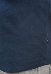 Solid SDDIVINO - Pamata T-krekls - insignia blue