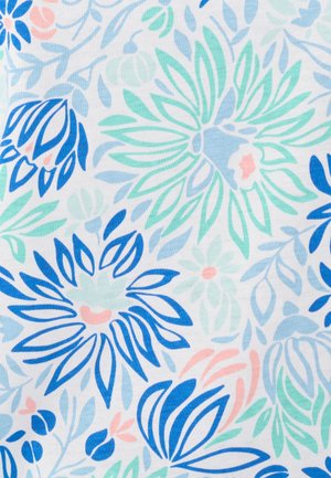 Motif floral bleu, vert et rose avec des feuilles et des fleurs abstraites sur un fond en tissu blanc.