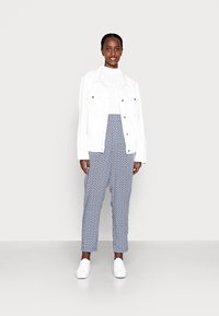 Alle Marks and spencer de im Blick