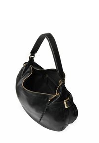 Sac à main en cuir noir avec zip et accents en métal doré. Doté d'une forme courbée, d'une sangle unique et d'un haut ouvert révélant un intérieur spacieux.