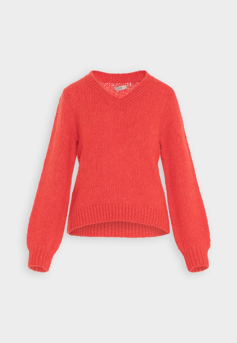 Pull rouge en maille à col en V, manches longues, poignets et ourlet côtelés, présenté sur un fond clair uni.