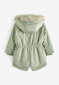 Parka de culoare verde deschis, cu glugă captusită cu blană sintetică, talie elastică și hem căzut. Buzunare frontale și manșete tricotate.