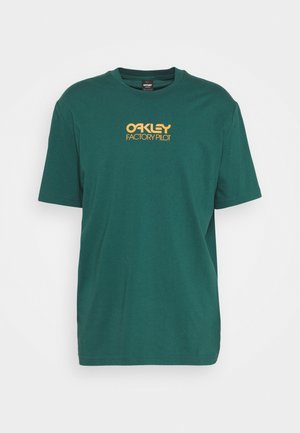 EVERYDAY FACTORY PILOT TEE - Triko s potiskem - bayberry