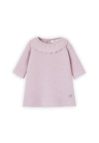 Vestido de punto rosa claro con cuello festoneado, mangas cortas, dobladillo inferior texturizado y un pequeño logotipo acentuado en el costado.