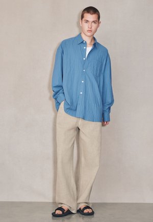 Next, REGULAR FIT - DRUMMED TEXTURE LONG SLEEVE SHIRT . - Chemise - blue