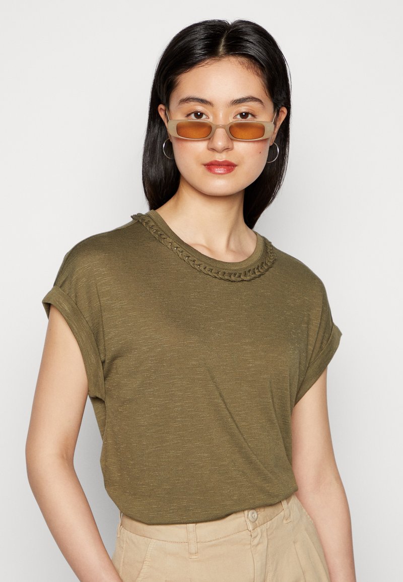 Damen T-Shirts | ONLY ONLAURORA T-Shirt basic kalamata/khaki - KJ30627 Damen T-Shirts | ONLY ONLAURORA T-Shirt basic kalamata/khaki - KJ30627
