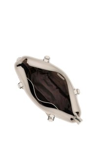 Borsa a mano beige chiaro con design strutturato, esterno texturizzato, interno in tessuto nero e dettagli in hardware argentato. Chiusura con zip nella parte superiore.