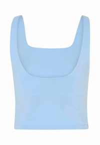 Lichtblauw cropped tanktop met brede bandjes en een vierkante halslijn, weergegeven op een witte achtergrond.