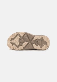 HOKA HOPARA 2 - Pantofi drumeție - shifting sand/dune
