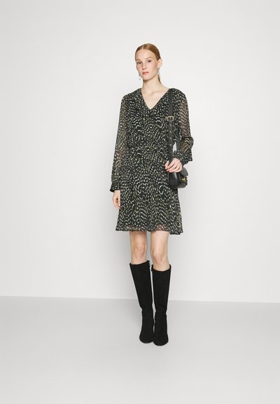 PS Paul Smith Φόρεμα ημέρας - blacks