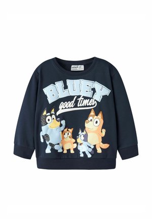 Ciemnoniebieska koszula z długim rękawem z kreskówkową rodziną psów i napisem "BLUEY good times" z przodu.