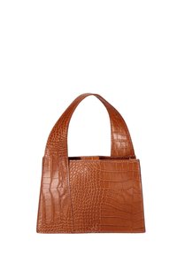 Borsa in pelle sintetica marrone con motivo coccodrillo, dal design strutturato, caratterizzata da una tracolla ampia e da evidenti variazioni nella texture. Base e bordi robusti.