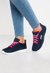 Skechers - GRACEFUL - Sneakers laag - navy/hot pink Miniatuurafbeelding 1