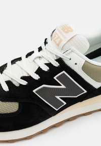 New Balance ML574 UNISEX - Sapatilhas - black