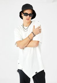 Megaman T-Shirt basic - weiß