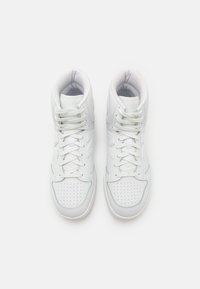 New Balance Höga sneakers - white