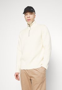 Lindbergh HALF ZIP - Stickad tröja - cream white
