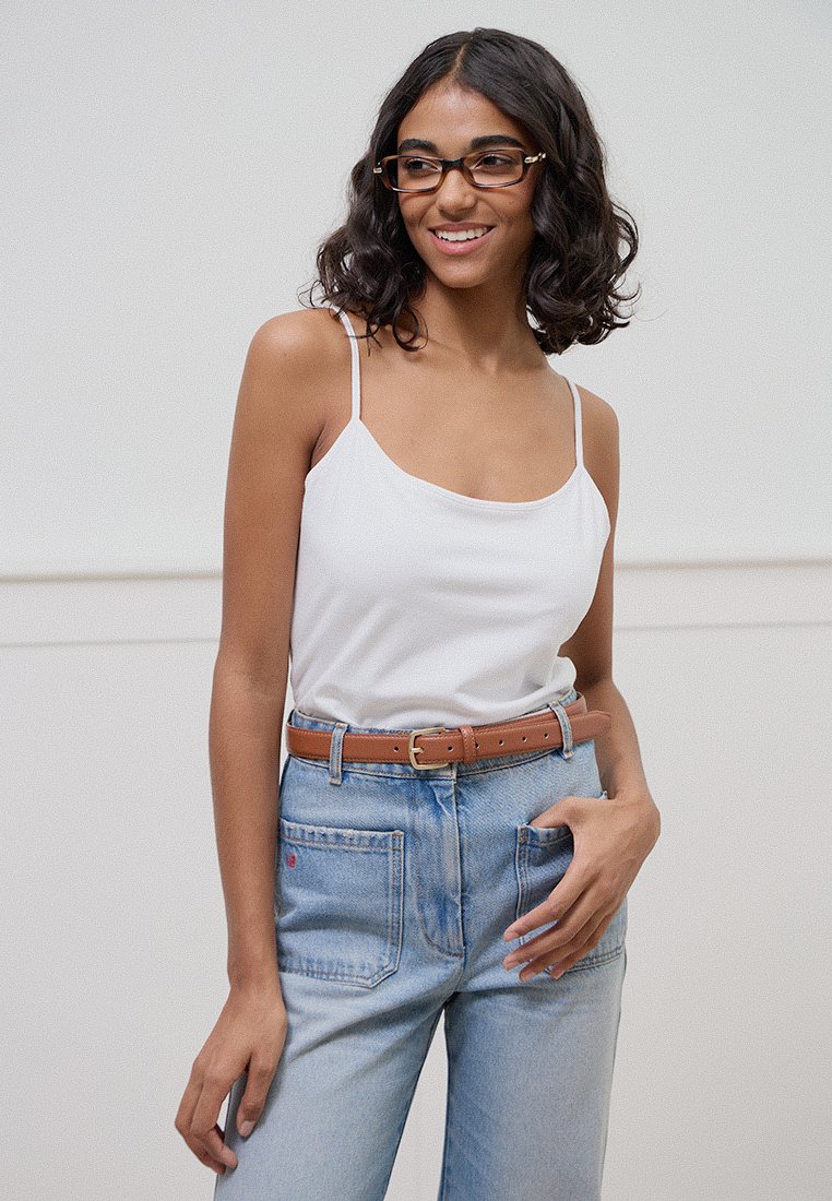 GAP Top wit