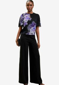 Unselected, black purple