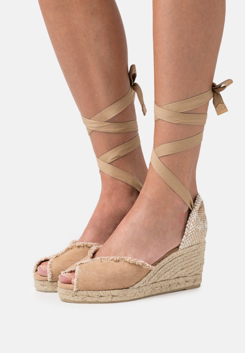 Castañer BRIANDA Pleištapadžiai sandalai tostado/konjako Zalando.lt