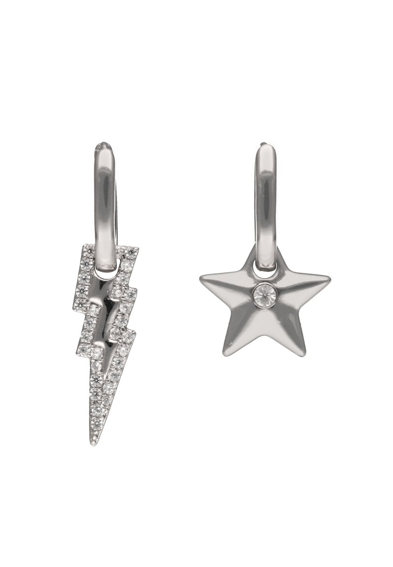 Stříbrné náušnice s motivem blesku zdobené průhlednými kamínky a lesklou hvězdou s centrálním kamenem.