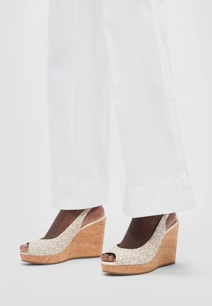 MICHAEL Michael Kors ROSIE WEDGE - Plateausandaler - vanilla
