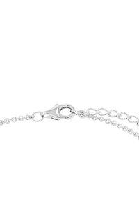 Cadena de plata con un cierre de langosta y longitud ajustable. Presenta eslabones ovalados y un acabado brillante. Adecuada para varios estilos de joyería.