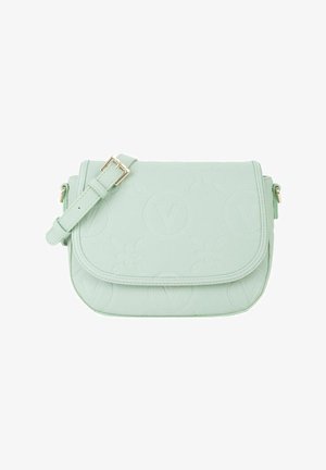 Petit sac bandoulière en cuir synthétique vert menthe avec des motifs floraux et des logos embossés, doté d'un rabat et d'une sangle ajustable.