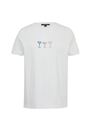 T-shirt en coton blanc avec trois verres à cocktail brodés en bleu, rose et marron. Manches courtes, col rond, design simple.
