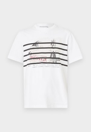 Weißes Baumwoll-T-Shirt mit schwarzen horizontalen Streifen und einem grafischen Druck von Vögeln, versehen mit rotem Schriftzug "BUSTED" und zusätzlichem Text darunter.