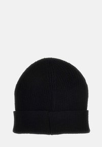 Berretto in maglia nera con una texture a costine, caratterizzato da un risvolto alla base e una parte superiore arrotondata. Adatto per il freddo.