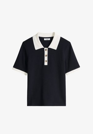 Schwarzes Poloshirt mit kurzen Ärmeln, weißem Kragen, weißer Knopfleiste mit drei Knöpfen und weißen Ärmelbündchen.