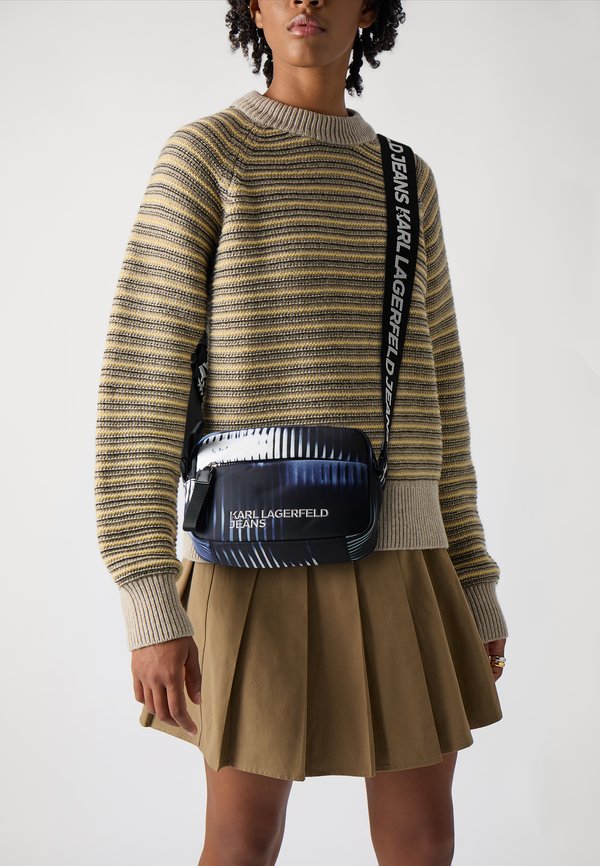 ESSENTIAL UNISEX - Cross body bag - midnight