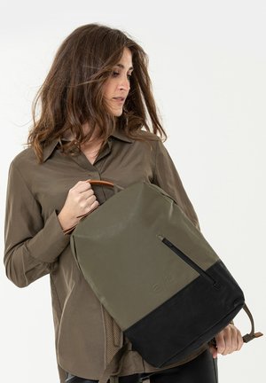 Aunts & Uncles HAMAMATSU - Rucksack - fallen rock