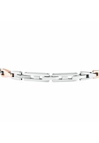 Bracciale in catena di metallo argentato con un accento in oro rosa. Presenta maglie rettangolari con una finitura lucida e un logo incisi su una maglia.