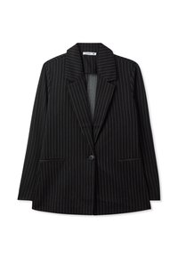 Blazer nero a righe sottili con rever a punte, chiusura con un bottone, due tasche frontali e una vestibilità leggermente ampia. Tessuto morbido.