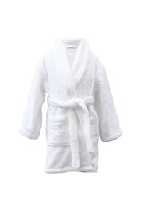 Accappatoio bianco in morbido tessuto, con colletto a scialle, maniche lunghe, cintura in vita, due tasche frontali e texture soffice. L'etichetta del prodotto è visibile sul colletto.