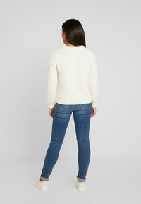Vero Moda Petite VMPRIYA O-NECK BLOUSE - Strickpullover - pristine