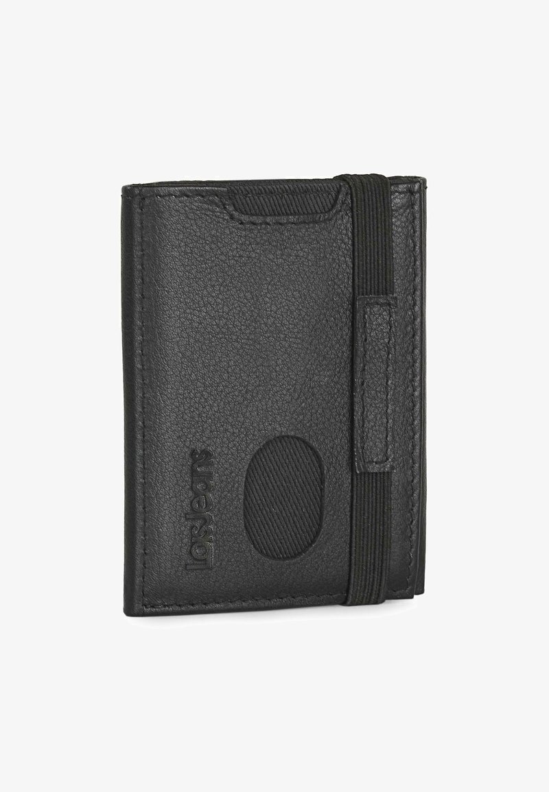 Cartera de cuero negro con acabado texturizado, cierre con banda elástica y detalle del logo. Forma rectangular compacta.