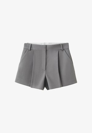 Pantalones cortos grises a medida con cinturilla, trabillas para cinturón, pinzas delanteras y bolsillos laterales, mostrados sobre un fondo blanco.