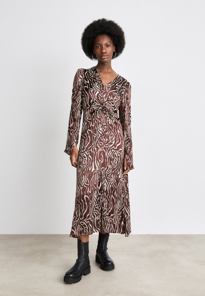 Gestuz FABIOLAGZ MIDI DRESS - Φόρεμα ημέρας - brown