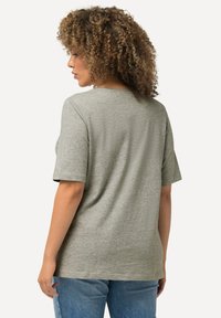 Ulla Popken CATCH ME BY THE SEA GRAPHIC  - T-shirt con stampa - light gray melange